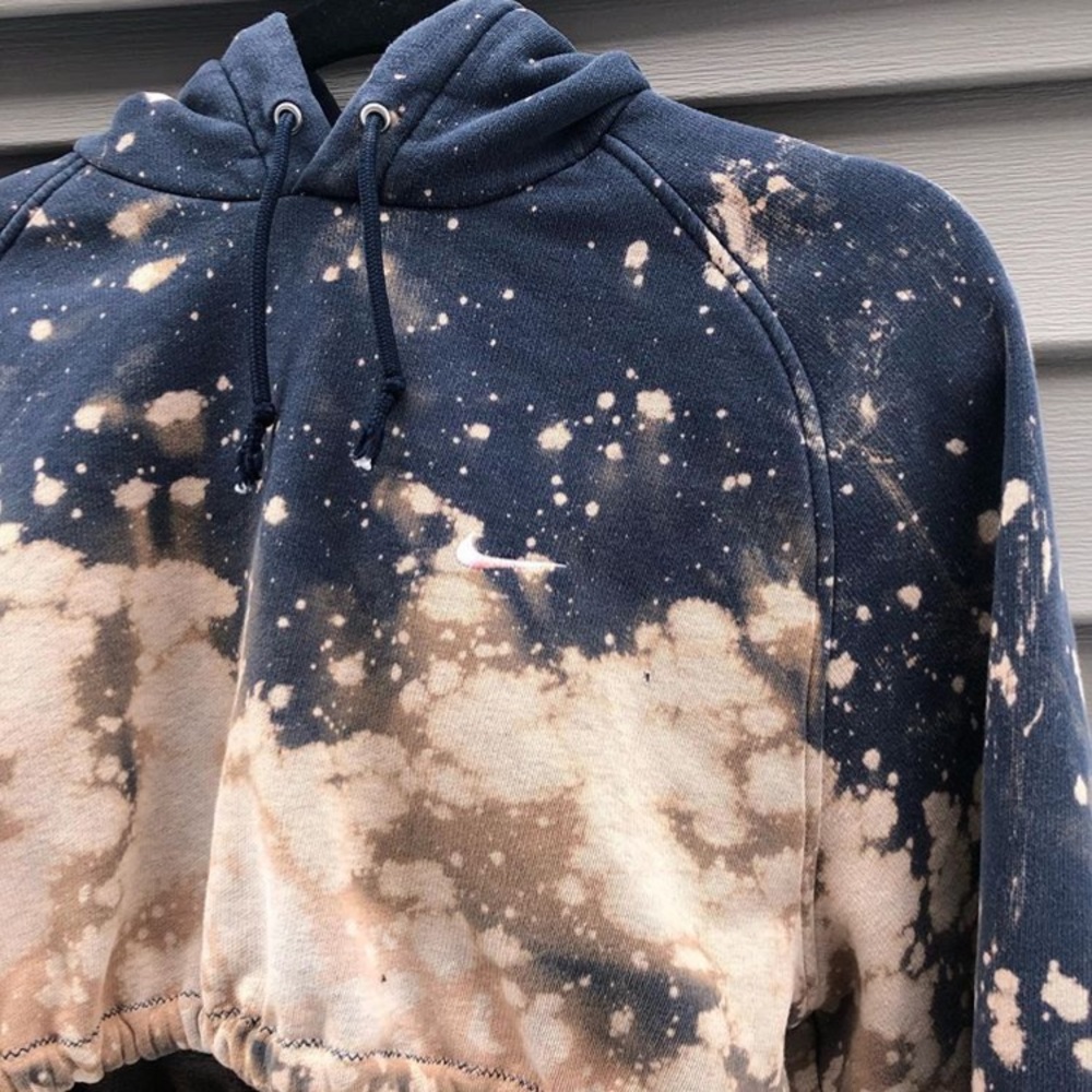 Cropped Nike Hoodie - Picture 2 of 2